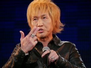 金髪カリスマ塾講師坂田アキラWiki(年齢、学歴)は？年収や豪遊生活が気になる！結婚(子供)や予備校は？【金曜プレミアムくらべるマネー】