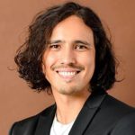 野村雅夫は大文字大の文字撮影者！DJで翻訳家でハーフイケメン！wiki経歴や結婚や彼女は？ニュースインタビュー！