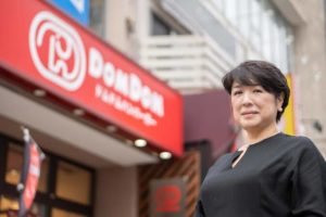 激レアさん藤崎忍(フジサキ・ドムドム社長)wiki経歴！息子や夫や年収は？